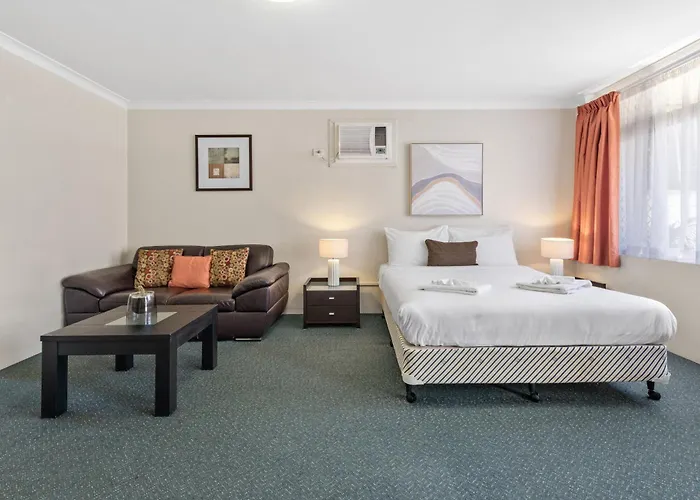 Paramount Motel