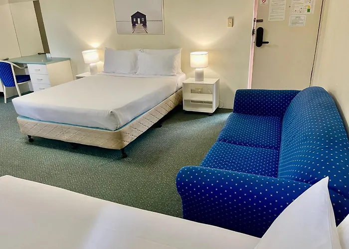 Paramount Motel